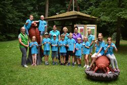 Naturpark-Schule Westheim in Meerhof mit Ausstellungstier von Künstler Raphael Strauch