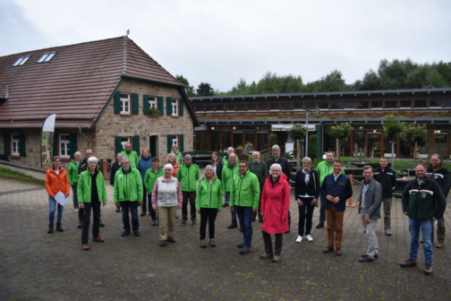 PI 20 Neue Natuparkführer zertifiziert_Gemeinschaftsfoto nach Zertifikatsübergabe©Naturpark